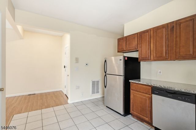 320 7Th St, Union City, NJ 07087