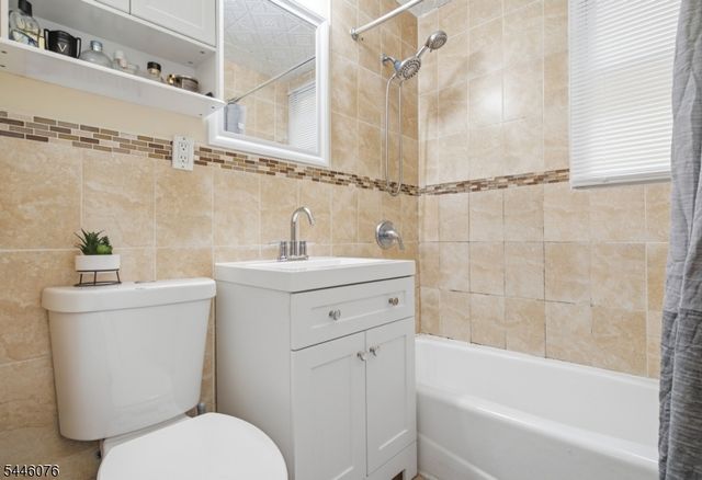 320 7Th St, Union City, NJ 07087