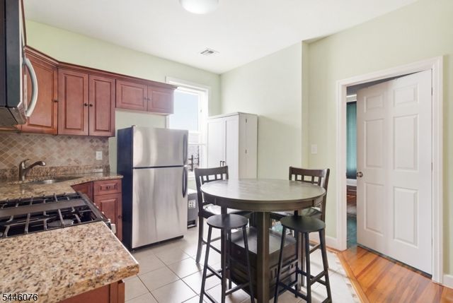 320 7Th St, Union City, NJ 07087