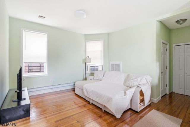 320 7Th St, Union City, NJ 07087