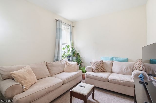 320 7Th St, Union City, NJ 07087