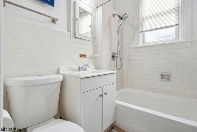 320 7Th St, Union City, NJ 07087