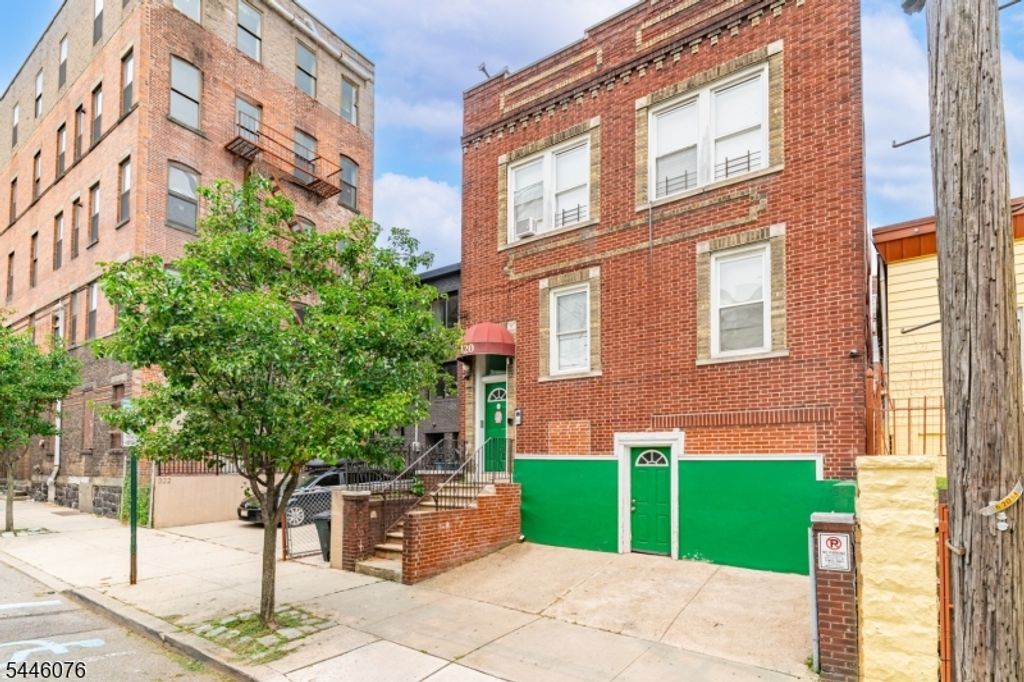 320 7Th St, Union City, NJ 07087