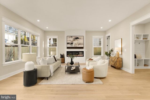 859 N LEXINGTON ST, Arlington, VA 22205