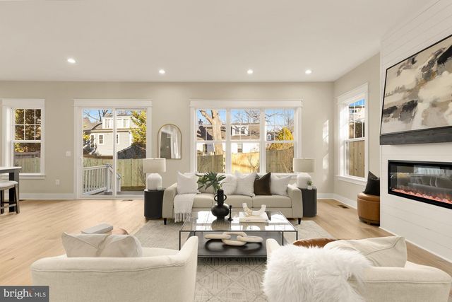 859 N LEXINGTON ST, Arlington, VA 22205