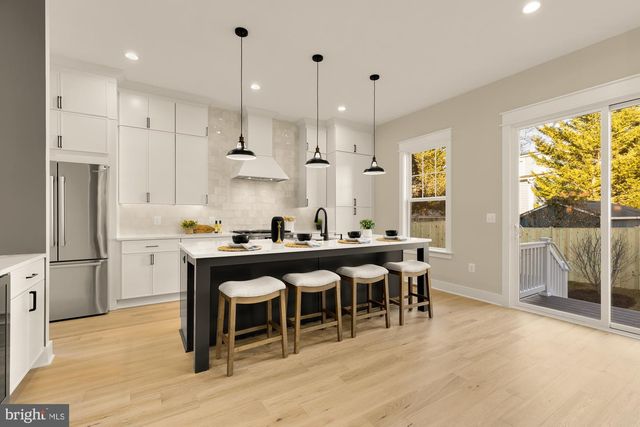 859 N LEXINGTON ST, Arlington, VA 22205