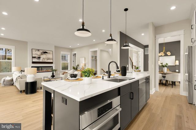 859 N LEXINGTON ST, Arlington, VA 22205