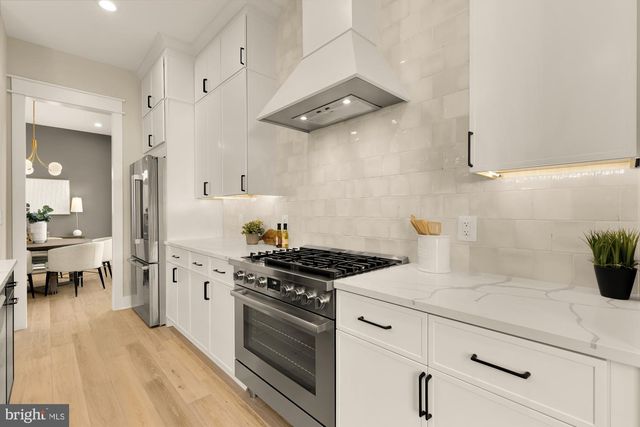 859 N LEXINGTON ST, Arlington, VA 22205