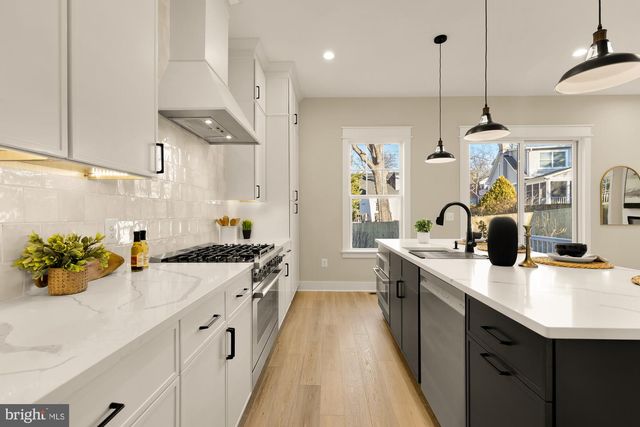 859 N LEXINGTON ST, Arlington, VA 22205