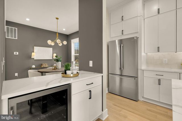 859 N LEXINGTON ST, Arlington, VA 22205