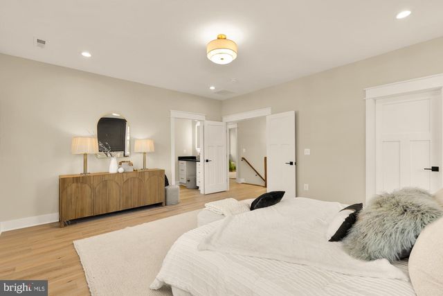 859 N LEXINGTON ST, Arlington, VA 22205