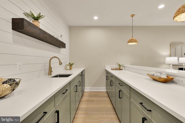 859 N LEXINGTON ST, Arlington, VA 22205