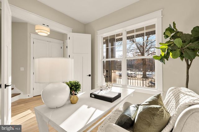 859 N LEXINGTON ST, Arlington, VA 22205