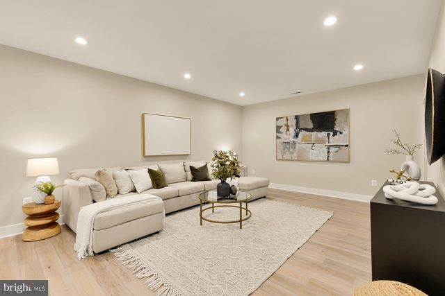 859 N LEXINGTON ST, Arlington, VA 22205