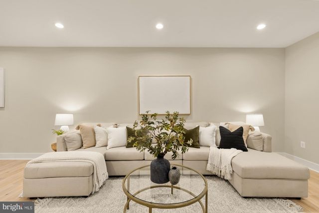 859 N LEXINGTON ST, Arlington, VA 22205