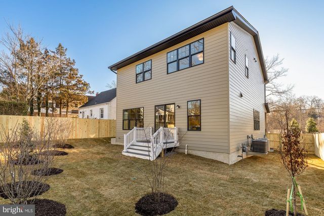 859 N LEXINGTON ST, Arlington, VA 22205