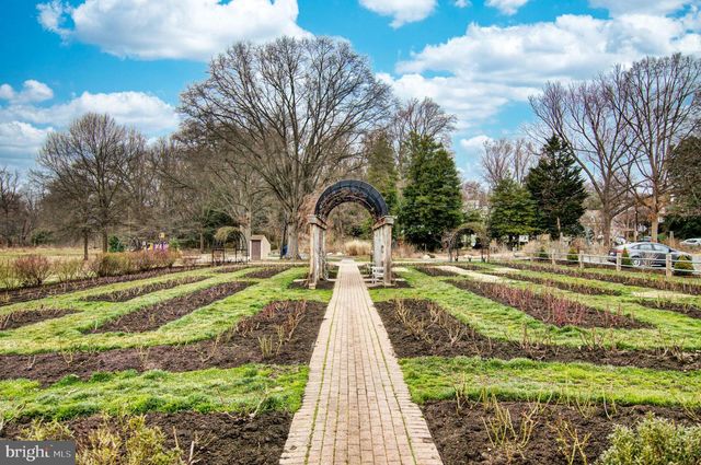 859 N LEXINGTON ST, Arlington, VA 22205