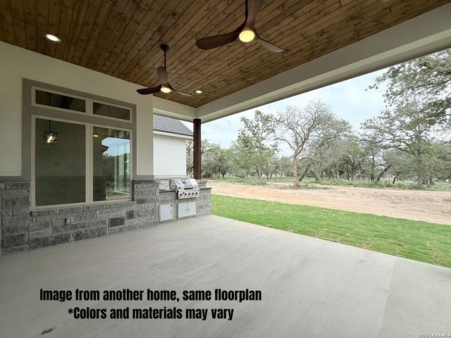 125 Timber Pl, La Vernia, TX 78101