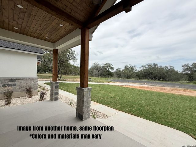 125 Timber Pl, La Vernia, TX 78101
