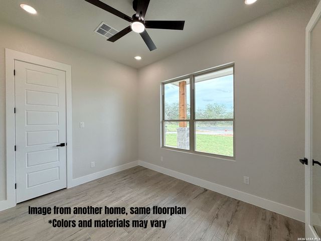 125 Timber Pl, La Vernia, TX 78101