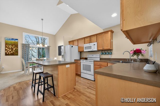 2929 Stoney Creek Court 102, Georgetown Twp, MI 49426