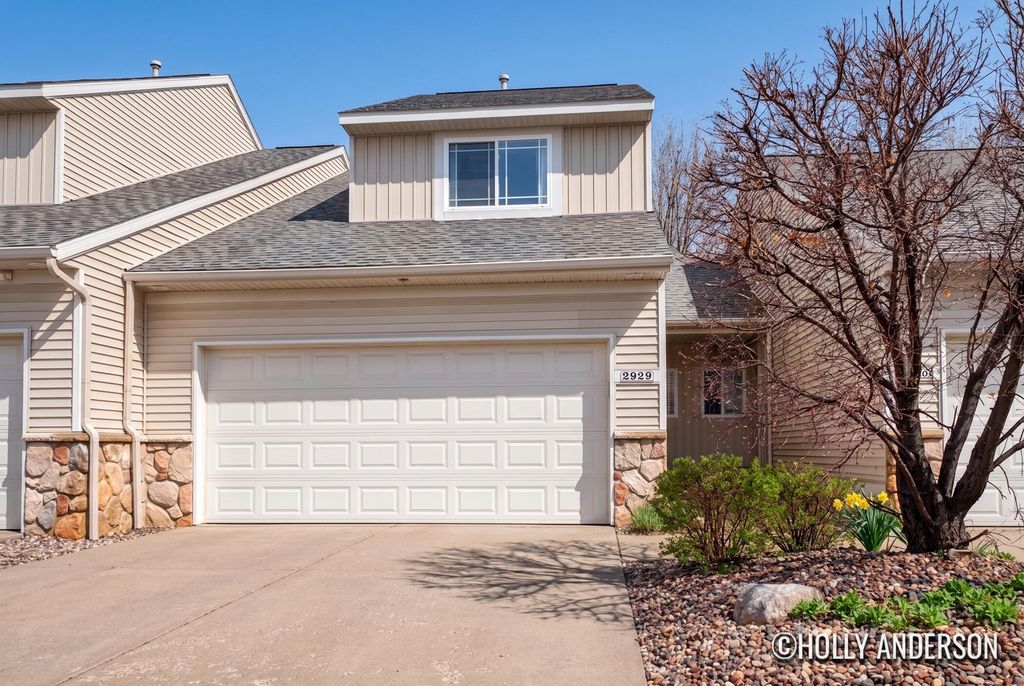 2929 Stoney Creek Court 102, Georgetown Twp, MI 49426