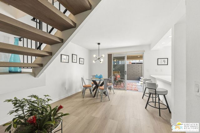 250 E Via Escuela C, Palm Springs, CA 92262