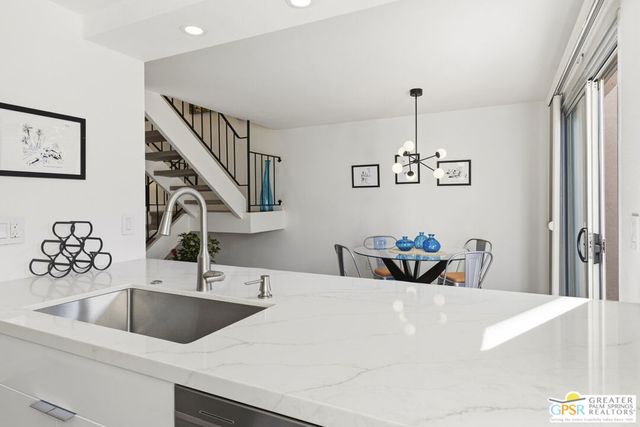 250 E Via Escuela C, Palm Springs, CA 92262