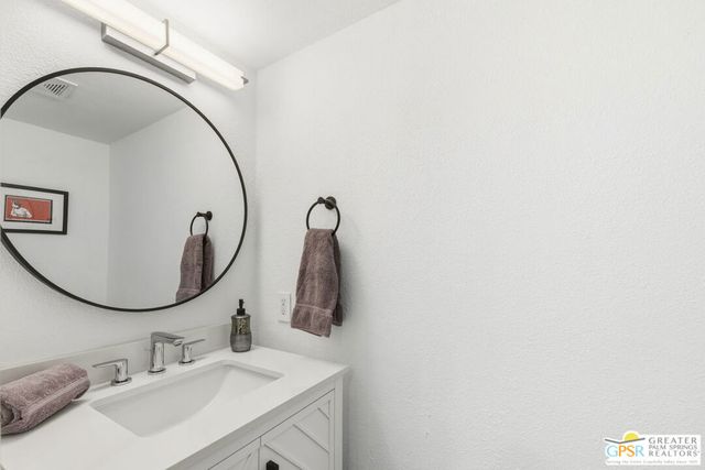 250 E Via Escuela C, Palm Springs, CA 92262