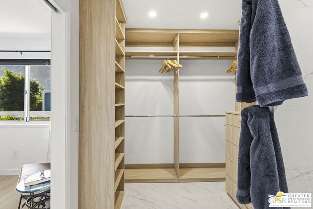 250 E Via Escuela C, Palm Springs, CA 92262