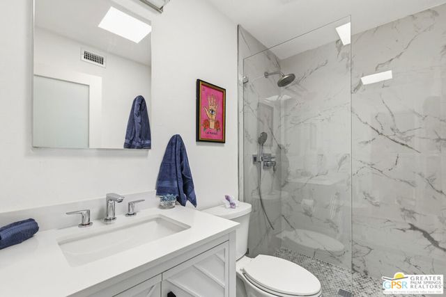 250 E Via Escuela C, Palm Springs, CA 92262