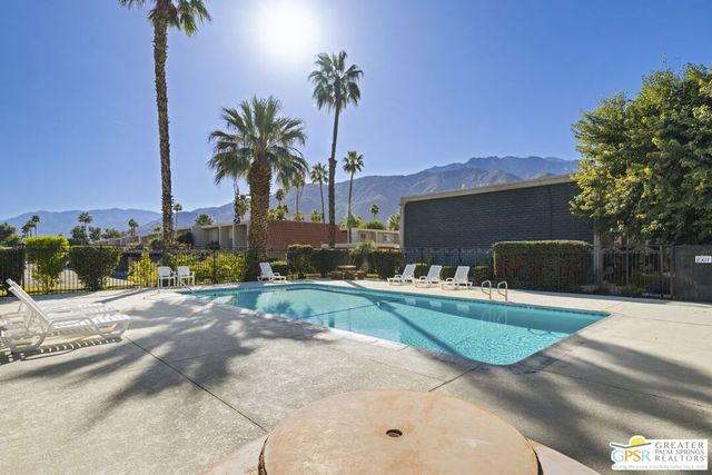 250 E Via Escuela C, Palm Springs, CA 92262