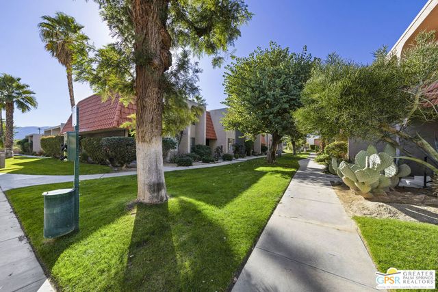 250 E Via Escuela C, Palm Springs, CA 92262