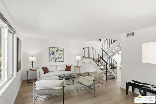 250 E Via Escuela C, Palm Springs, CA 92262