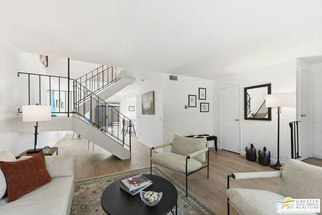 250 E Via Escuela C, Palm Springs, CA 92262