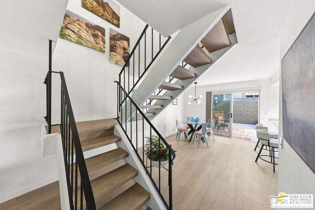 250 E Via Escuela C, Palm Springs, CA 92262