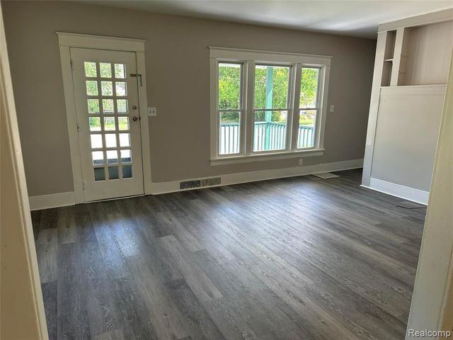 826 E Mount Morris Street, Mount Morris, MI 48458