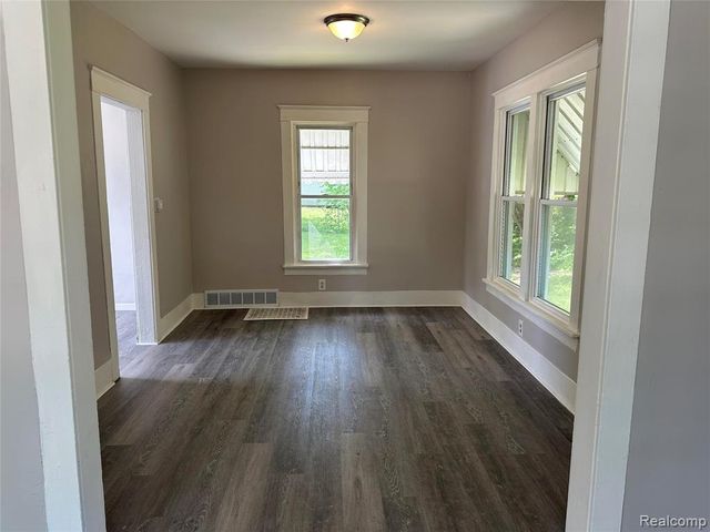826 E Mount Morris Street, Mount Morris, MI 48458