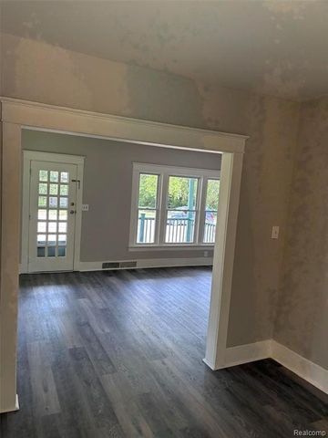 826 E Mount Morris Street, Mount Morris, MI 48458