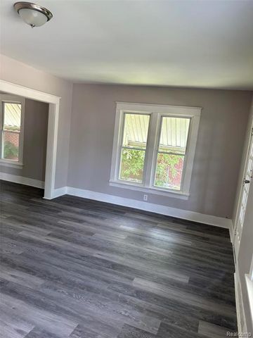 826 E Mount Morris Street, Mount Morris, MI 48458