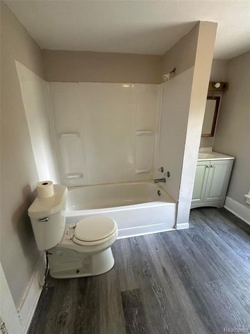 826 E Mount Morris Street, Mount Morris, MI 48458