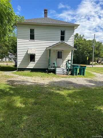 826 E Mount Morris Street, Mount Morris, MI 48458