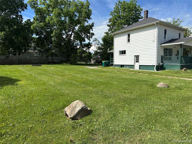 826 E Mount Morris Street, Mount Morris, MI 48458