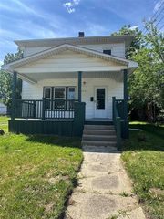 826 E Mount Morris Street, Mount Morris, MI 48458