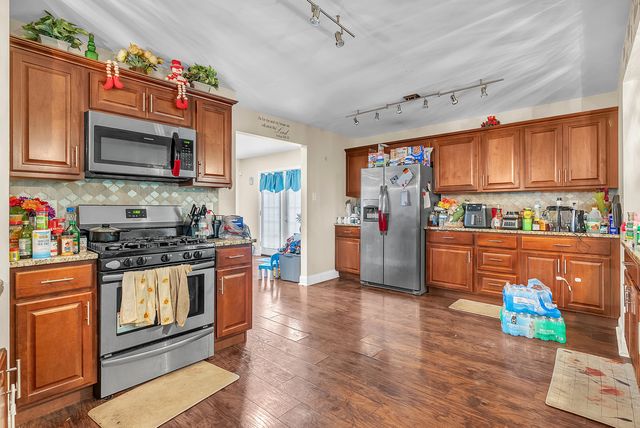605 E 53rd Avenue, Merrillville, IN 46410