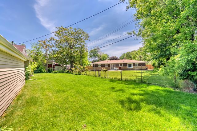 605 E 53rd Avenue, Merrillville, IN 46410