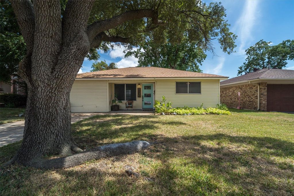 813 Dutch Street, Deer Park, TX 77536