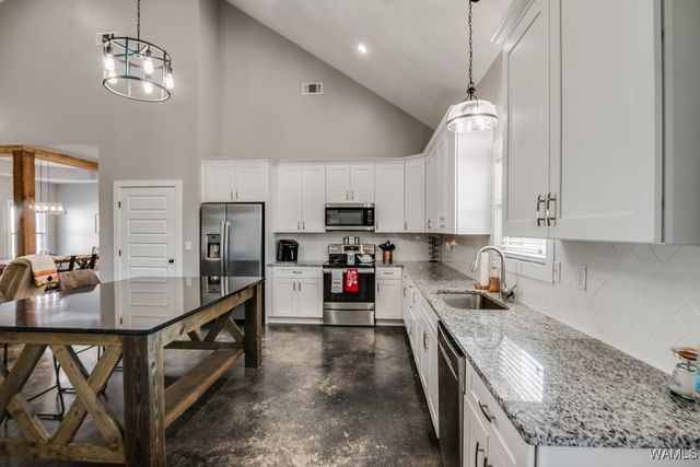 12625 Northside Rd, Northport, AL 35475