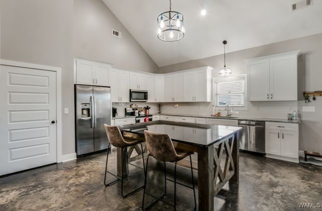 12625 Northside Rd, Northport, AL 35475