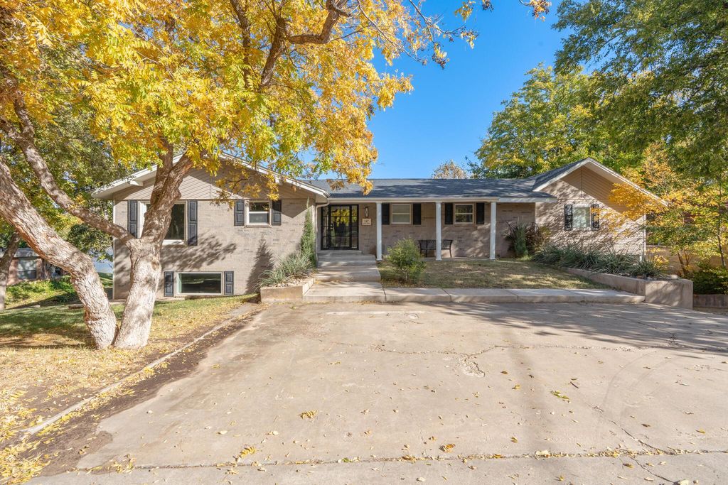 147 S SHORE Drive, Amarillo, TX 79118